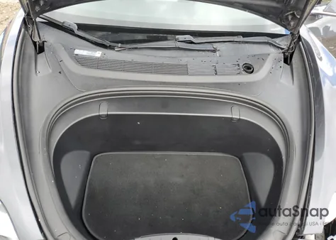 2018 Tesla Model 3 из США, поврежденный, VIN 5YJ3E1EB0JF068638